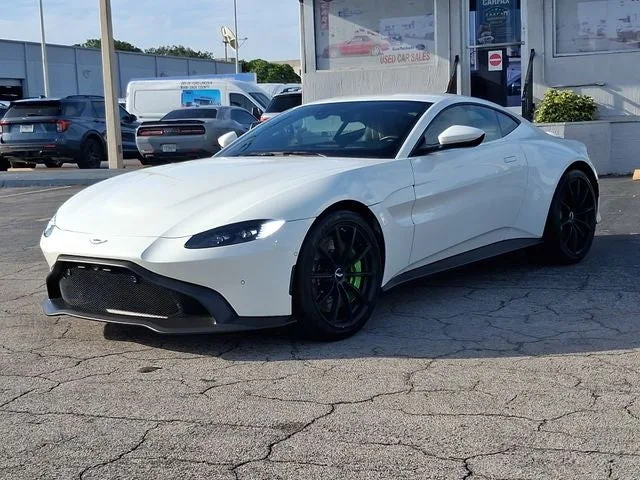 2020 Aston Martin Vantage Base photo 2
