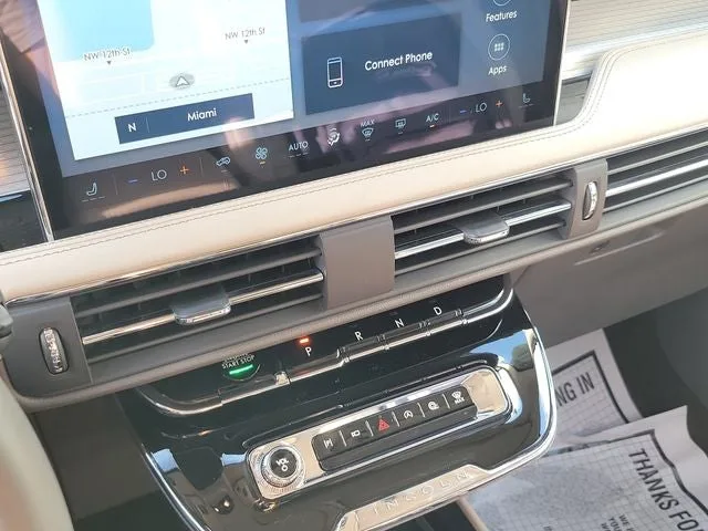 2023 Lincoln Corsair Standard photo 17