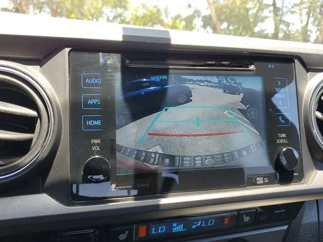 2017 Toyota Tacoma TRD Sport V6 photo 23