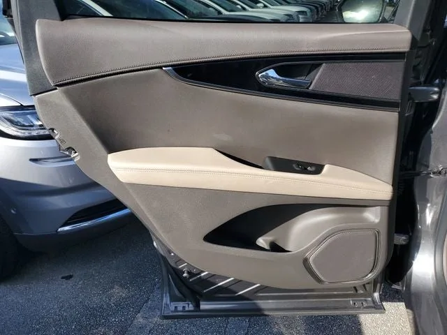 2022 Lincoln Nautilus Standard photo 12
