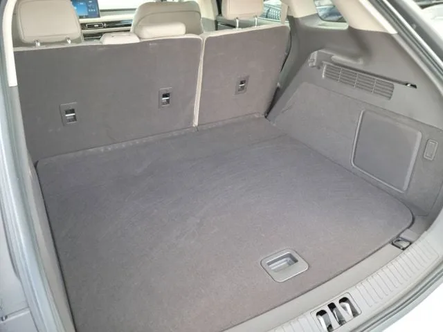2023 Lincoln Nautilus Standard photo 8