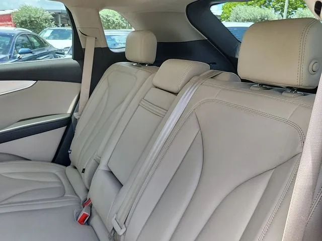 2019 Lincoln Nautilus Standard photo 14