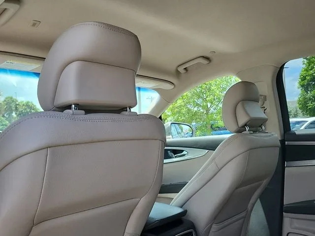 2019 Lincoln Nautilus Standard photo 13