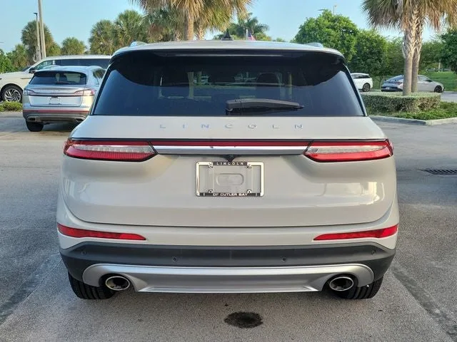 2022 Lincoln Corsair Standard photo 5