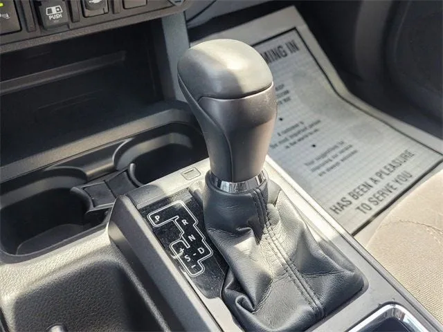 2018 Toyota Tacoma TRD Sport V6 photo 24