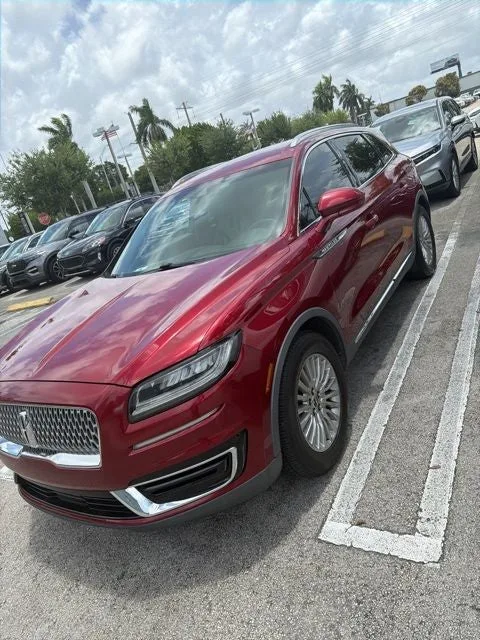 2019 Lincoln Nautilus Standard photo 2