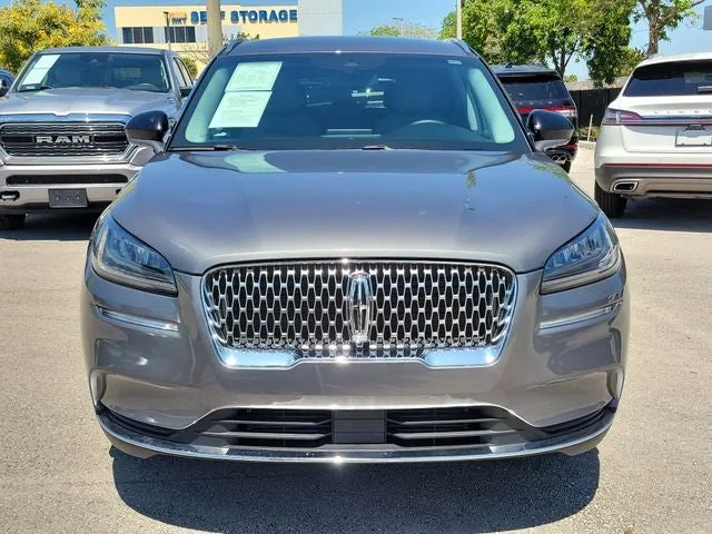 2022 Lincoln Corsair Standard photo 2