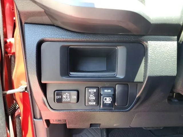 2017 Toyota Tacoma TRD Sport V6 photo 17