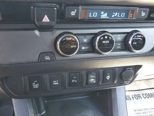 2017 Toyota Tacoma TRD Sport V6 photo 24
