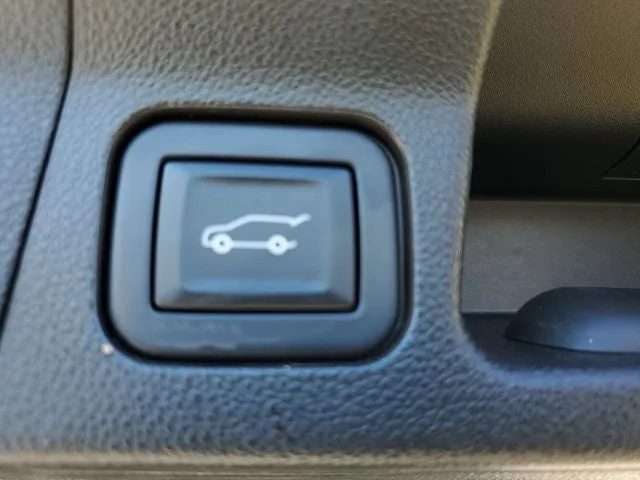 2021 GMC Acadia Denali photo 7