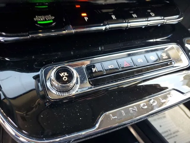 2024 Lincoln Corsair Premiere photo 17