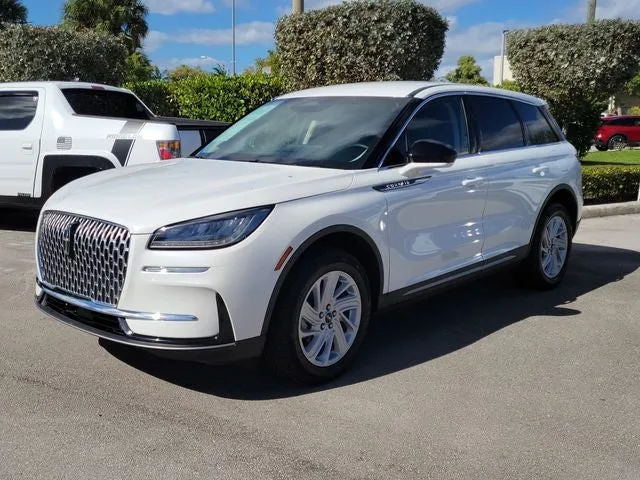 2024 Lincoln Corsair Premiere photo 3