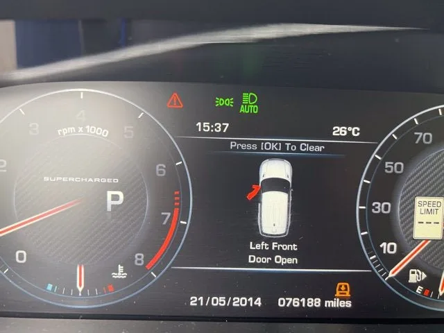 2016 Land Rover Range Rover Sport 5.0L V8 Supercharged Dynamic photo 3