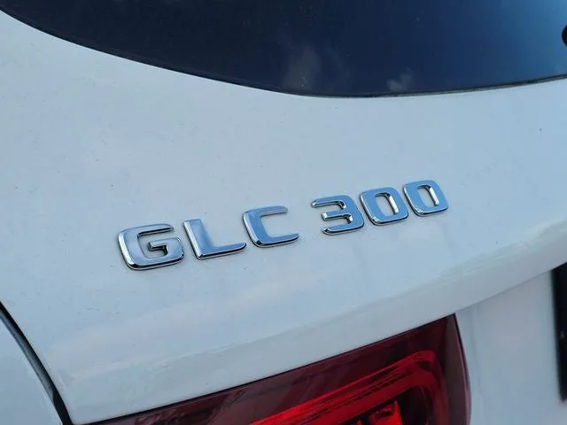 2022 Mercedes-Benz GLC GLC 300 photo 5