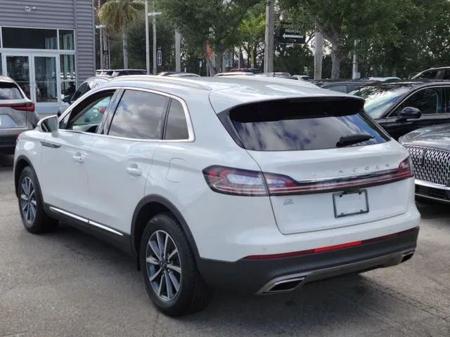 2023 Lincoln Nautilus Standard photo 3