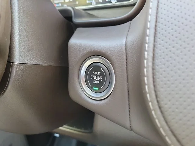 2022 GMC Yukon SLT photo 26