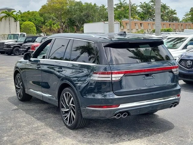 2025 Lincoln Aviator Black Label Premium photo 6