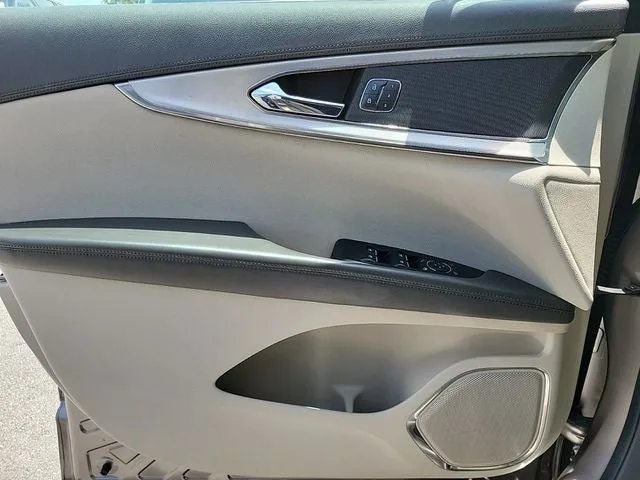 2019 Lincoln Nautilus Standard photo 26