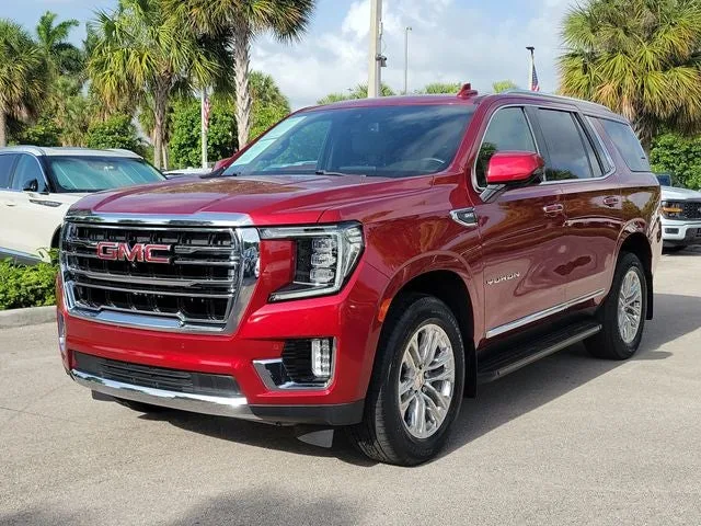 2022 GMC Yukon SLT photo 3