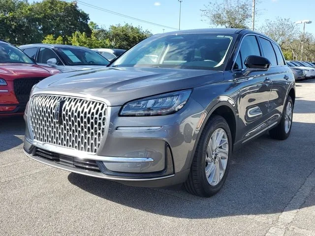 2024 Lincoln Corsair Premiere photo 3