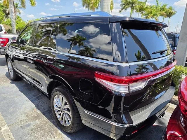 2024 Lincoln Navigator Premiere photo 3