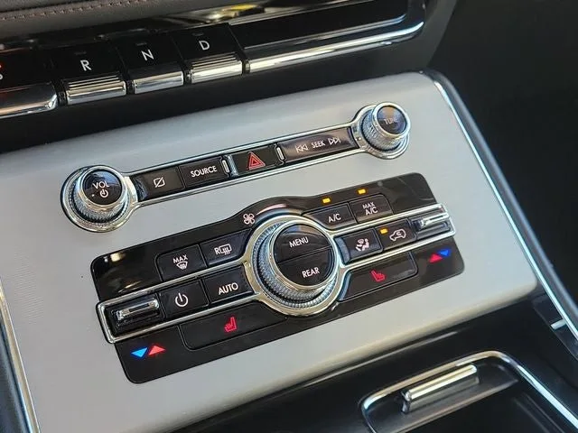 2024 Lincoln Aviator Premiere Premium photo 21