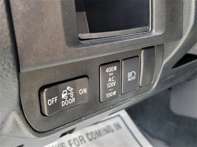 2018 Toyota Tacoma TRD Sport V6 photo 17