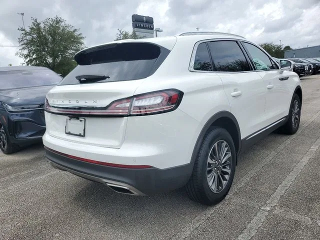 2023 Lincoln Nautilus Standard photo 6