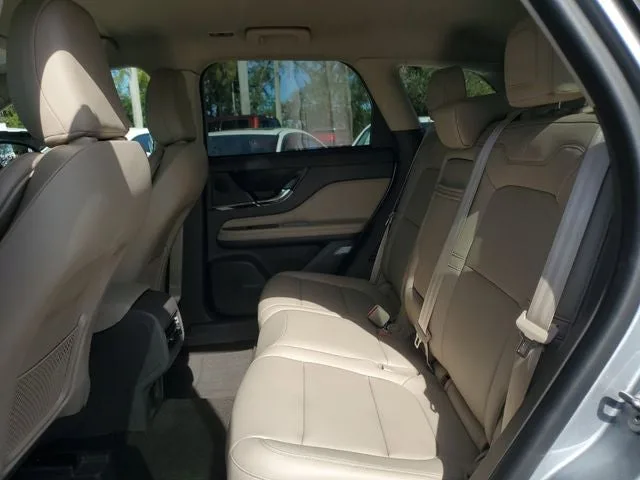 2023 Lincoln Corsair Standard photo 12