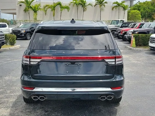 2025 Lincoln Aviator Black Label Premium photo 5