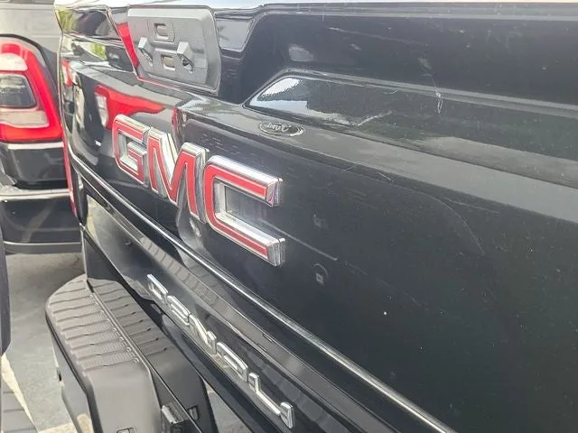 2023 GMC Sierra 1500 Denali photo 3