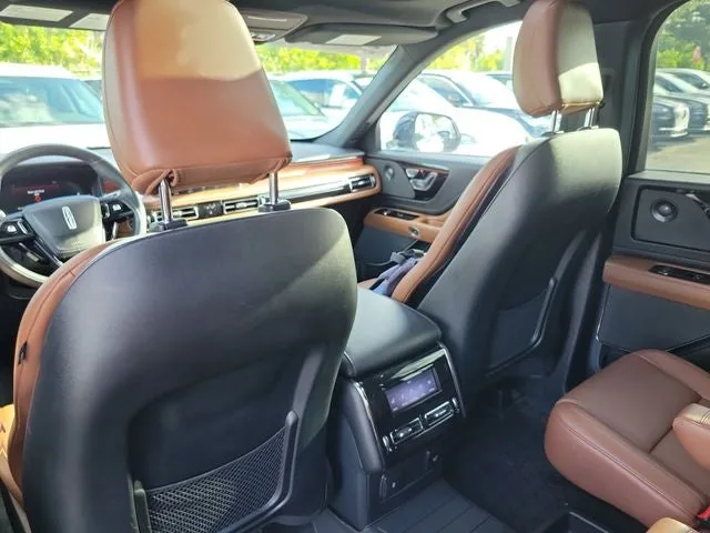 2023 Lincoln Aviator Reserve Premium photo 10