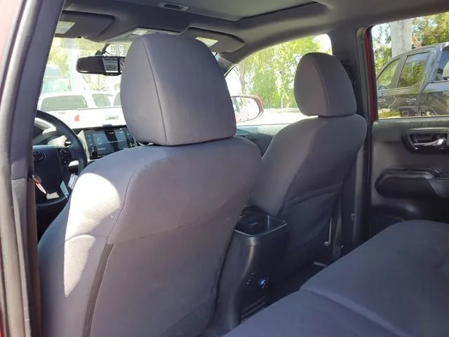 2017 Toyota Tacoma TRD Sport V6 photo 11