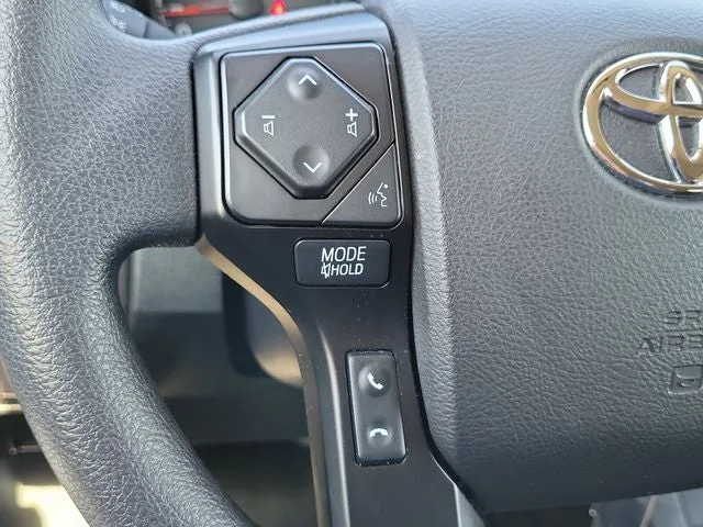2022 Toyota Tacoma SR V6 photo 18