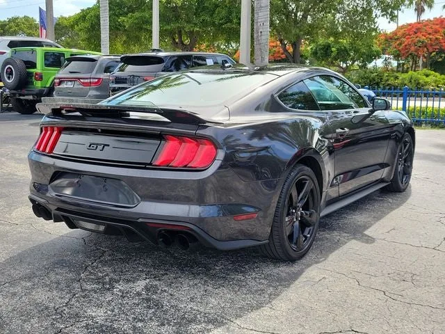 2022 Ford Mustang GT Premium photo 3