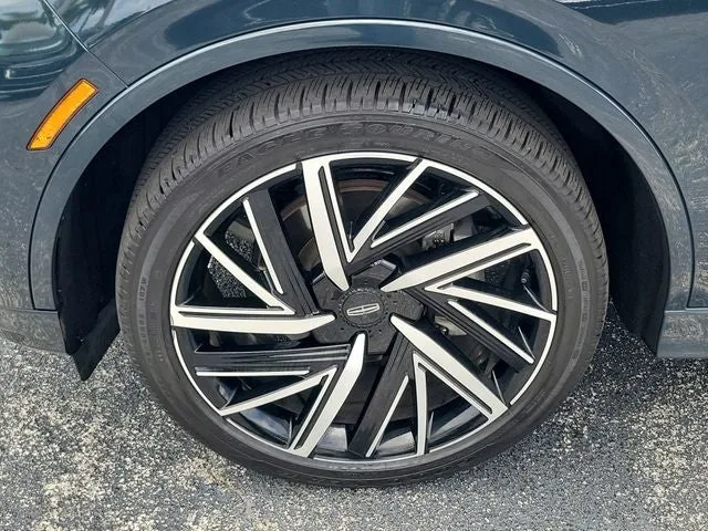 2025 Lincoln Aviator Black Label Premium photo 9