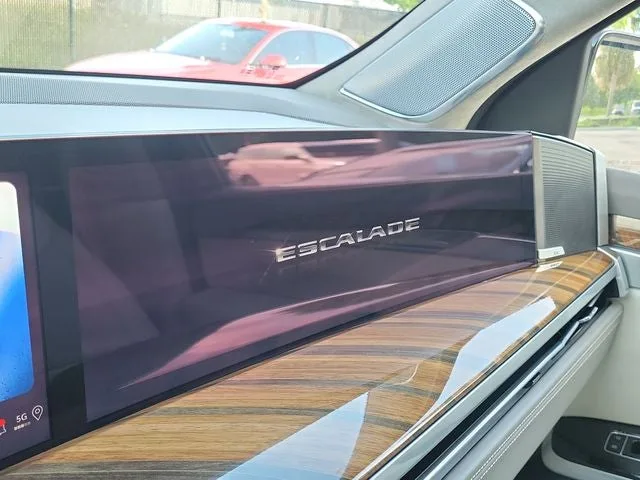 2025 Cadillac Escalade ESV Sport Platinum photo 23