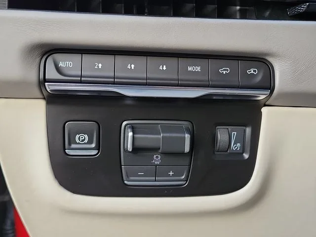 2025 Cadillac Escalade ESV Sport Platinum photo 17