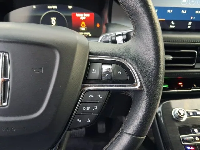 2023 Lincoln Nautilus Standard photo 18