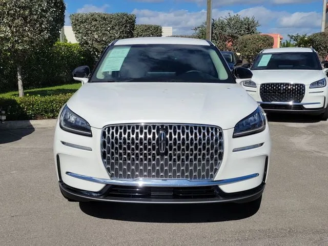 2024 Lincoln Corsair Premiere photo 2