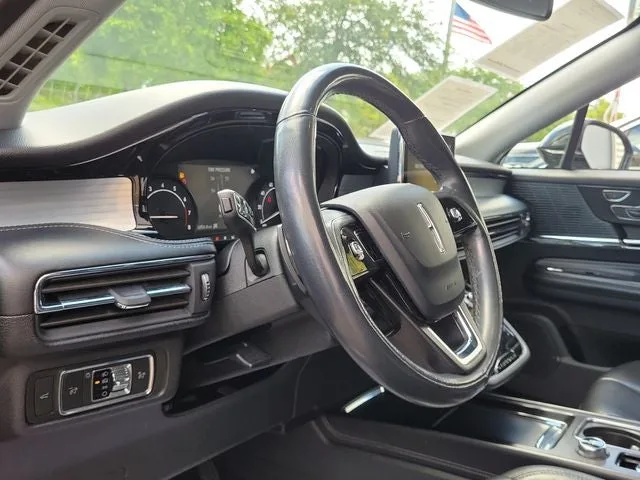 2021 Lincoln Corsair Standard photo 10