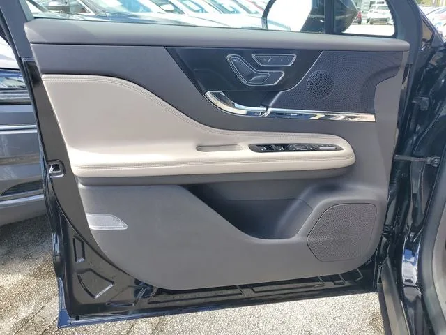 2024 Lincoln Corsair Premiere photo 15