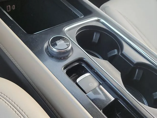 2022 Lincoln Corsair Standard photo 29