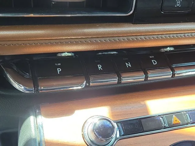 2020 Lincoln Aviator Reserve photo 25