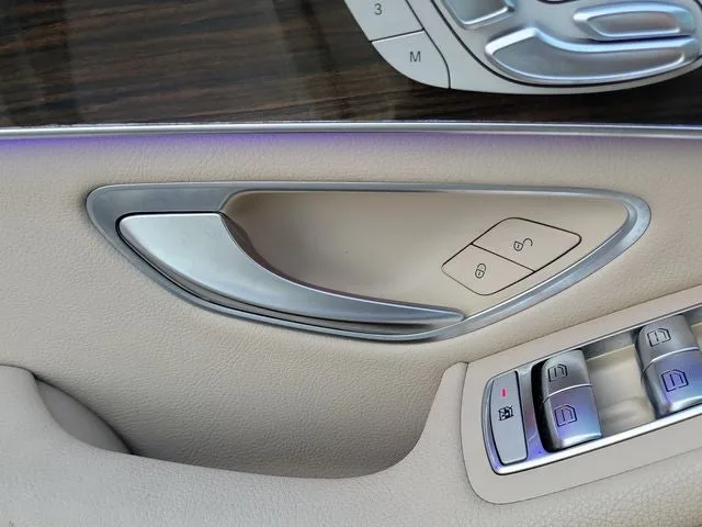 2022 Mercedes-Benz GLC GLC 300 photo 17