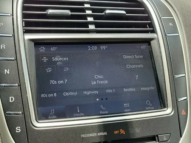2019 Lincoln Nautilus Standard photo 21