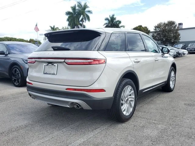 2024 Lincoln Corsair Premiere photo 6