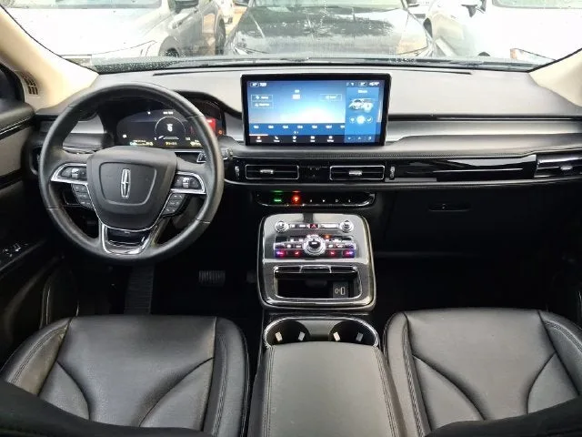 2023 Lincoln Nautilus Standard photo 7