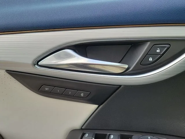2024 Buick Envision Avenir photo 16