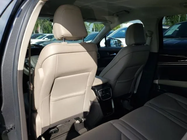 2022 Lincoln Nautilus Standard photo 11